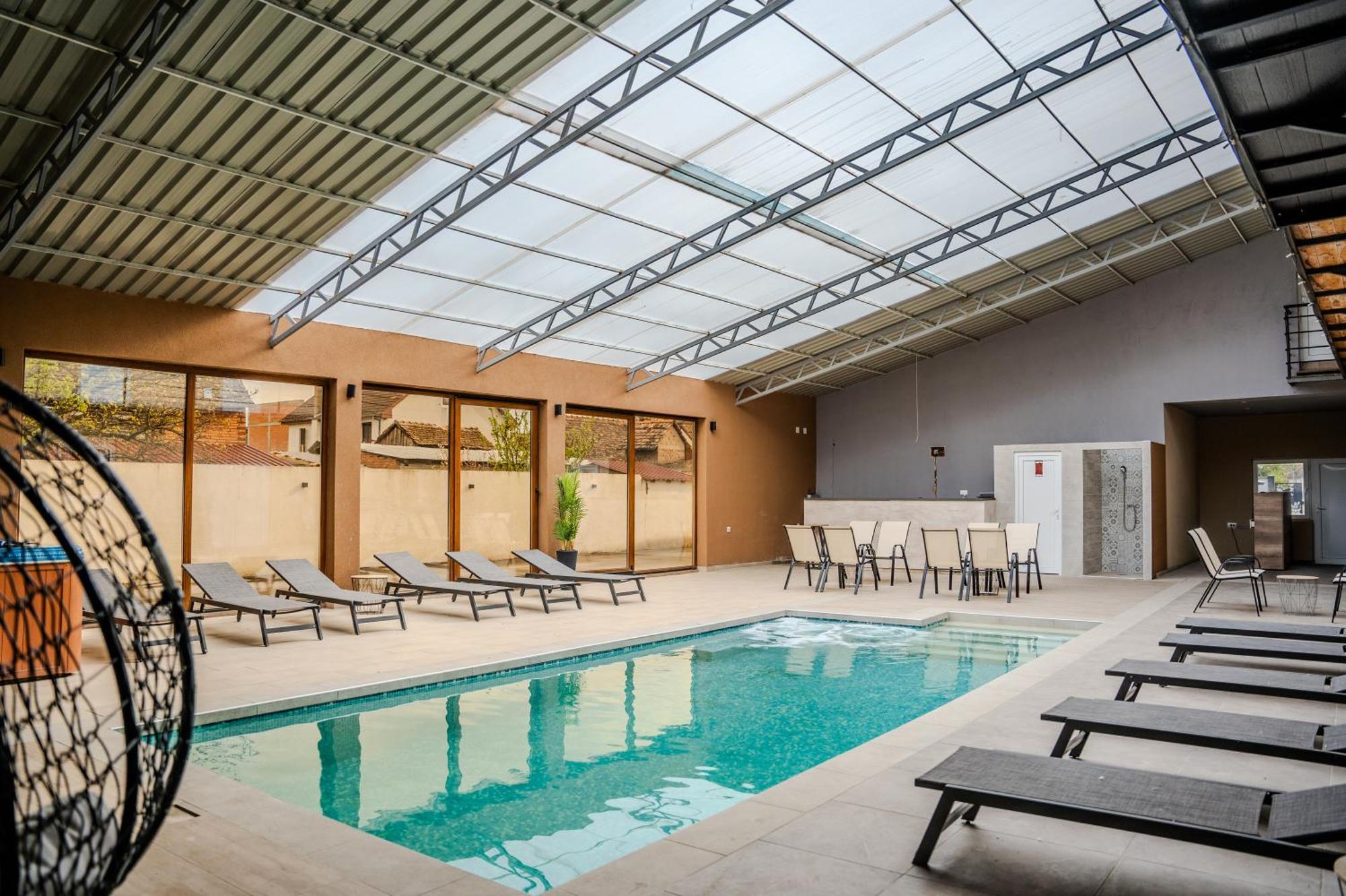 Plaza La - Night And Spa Σρέμσκα Μιτρόβιτσα Εξωτερικό φωτογραφία